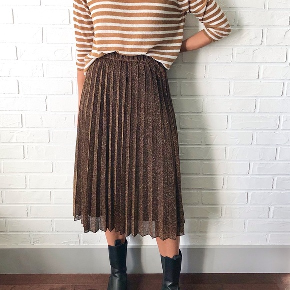 RW&CO. Dresses & Skirts - Copper metallic pleated pull on aline midi skirt M